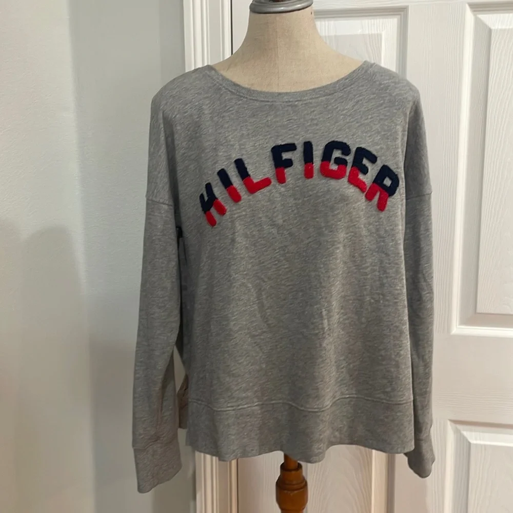 Tommy Hilfiger sweatshirt gray long sleeves lightweight women’s size L large vtg